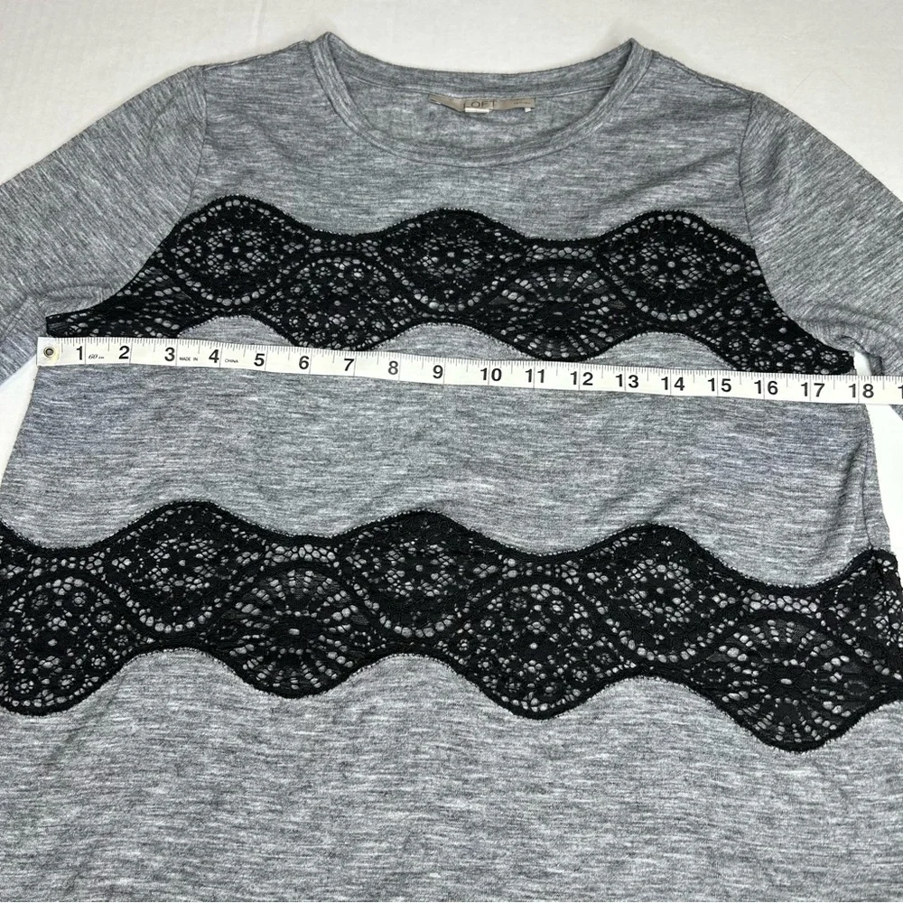 Ann Taylor Loft Medium Petite Gray With Black Embroidered Long Sleeve Blouse